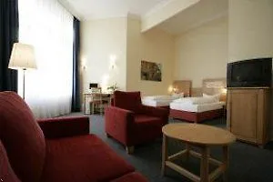 Novum Gates Charlottenburg Hotel 3*