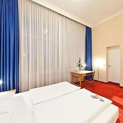 Novum Gates Charlottenburg Hotel 3*